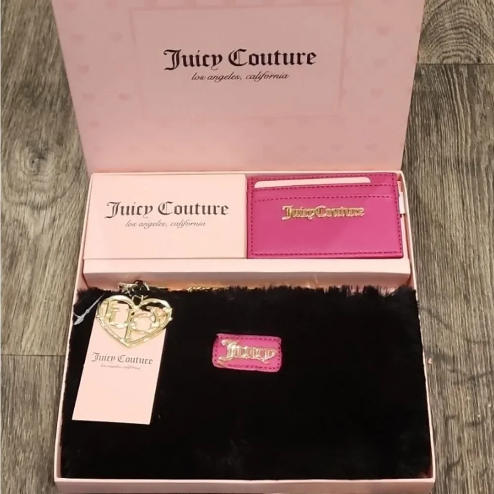 Juicy Couture Faux‎ Fur Wristlet & Keychain Wallet